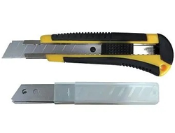 Нож строительный BIBER 18мм обрезиненный корпус