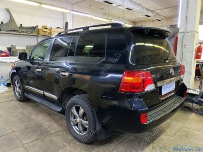 Рестайлинг Toyota Land Cruiser 200 из 2008-2015 в Lounge 2021 года