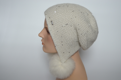 Белая женская шапка ушанка с помпонами вязаная Vizio 6463