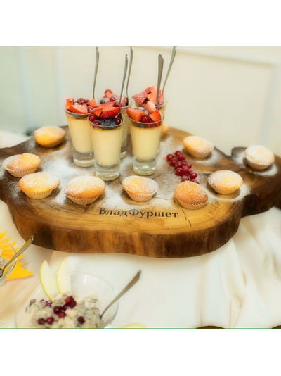 спилы с логотипом