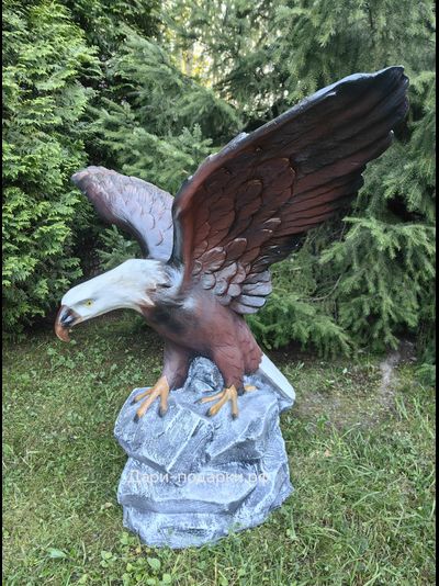 ОРЕЛ гордый на скале  - символ власти, могущества, непобедимости и силы. 115*105*80см  9,5кг  полистоун Россия 14298/016758