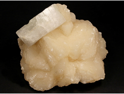 Стильбит, Апофиллит, Индия (77*65*53 мм, 233 г) №28814