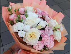 Букет с пионовидной кустовой розой "Персик"