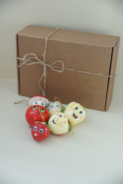 Комплект ёлочных игрушек "Фрукты-неФрукты"