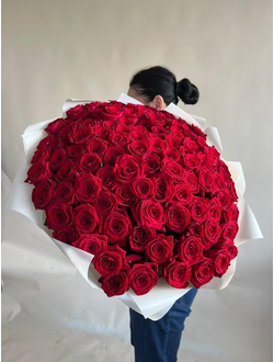 101 роза "Ред Наоми" 70 см