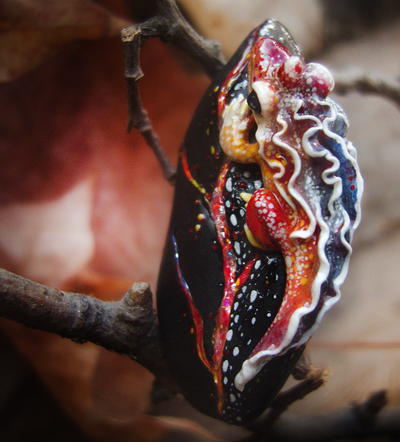 "Саламандра, дитя пламени", миниатюрная фэнтези-брошь (4,5 см)