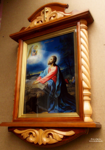 Резной деревянный киот