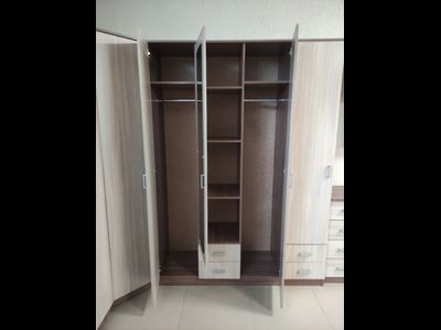 Шкаф распашной  3-х дверный "Тополь" с зеркалом  1200 мм (Бр)