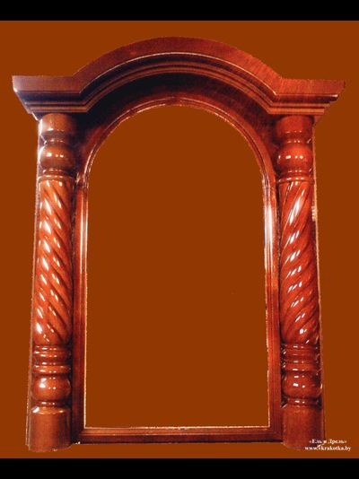 Резной киот с балясинами