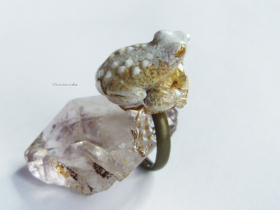 "Солнечная лягушка", фэнтезийное кольцо с кварцем