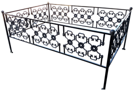 Ограда №12;
Высота полотна - 45 см;
Каркас - труба 20*20; столбы 25*25
Рисунок - пластиковые элементы;
Цена - 1900 (с лаком+150) р. за п.м.