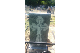 Обратная сторона вертикального мраморного памятника