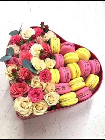 Коробка с макаронс "Сердце"