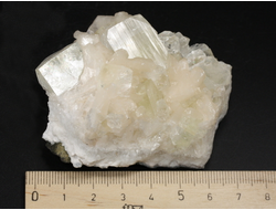 Апофиллит, Стильбит, сросток кристаллов, Индия (67*53*33 мм, 132 г) №29847