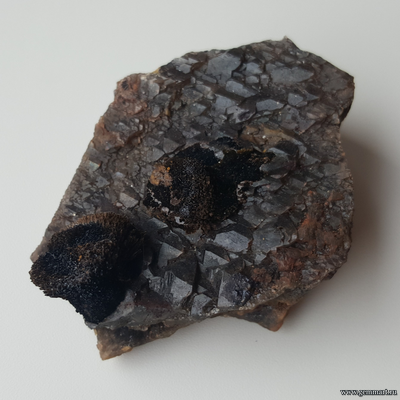 Гетит на кварце. 73*59*26 мм