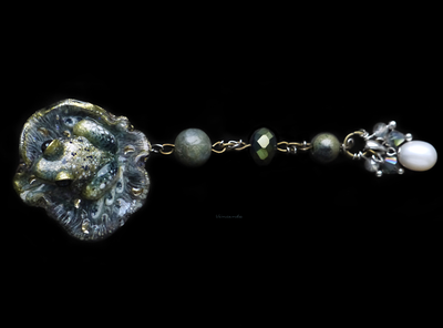 "Ночь перед волшебством", мини-брошь с лягушкой, жемчужиной и натуральными камнями