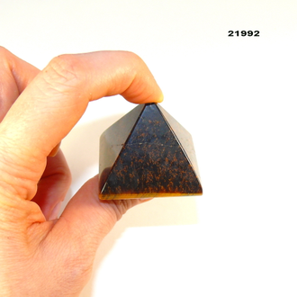 Тигровый глаз натуральный (пирамида) арт.21992: 51,1г - 39*38*32мм