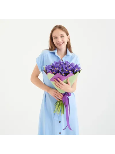 Букет из 19 ирисов