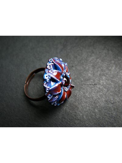 Необычное кольцо "Волшебникум" с гранатовой вставкой