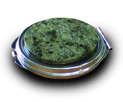 Зеркальце с накладками из разных камней