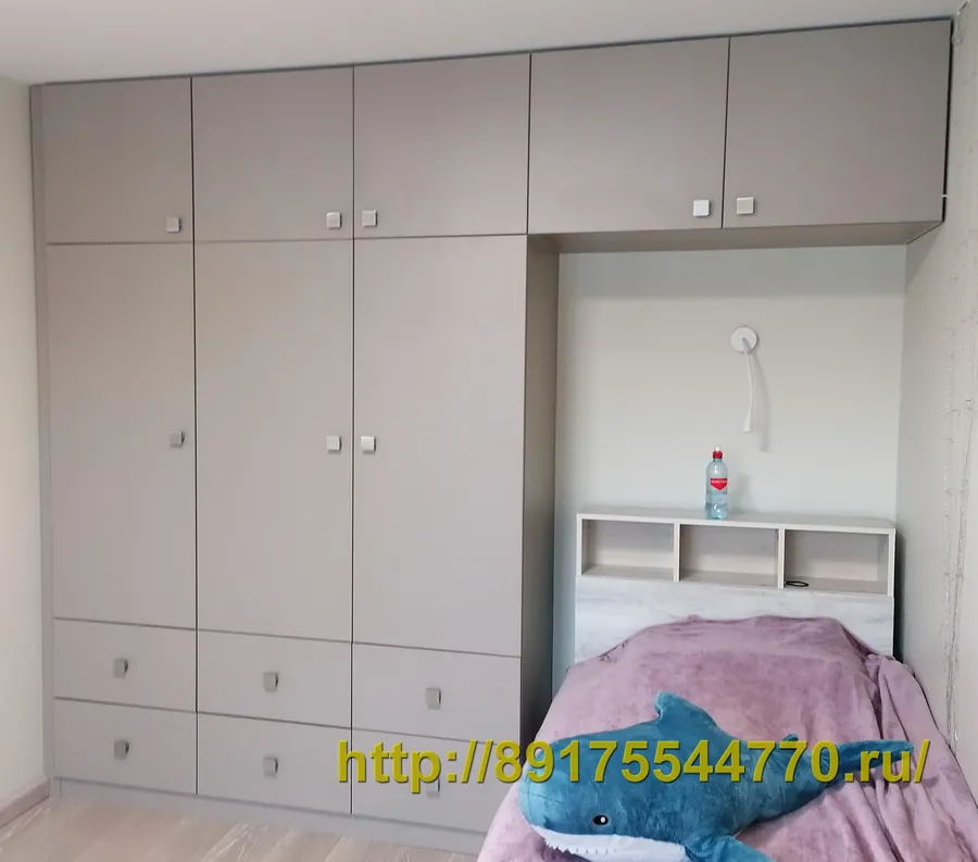 032 Шкаф в детской