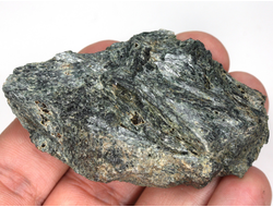 Актинолит, Россия, Северный Кавказ, КЧР, река Большой Блыб (66*40*22 мм, 53 г) №29629