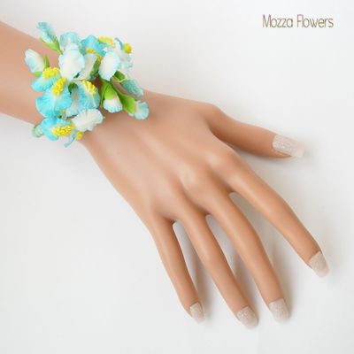 Браслет с голубыми ирисами &quot;Море грез&quot;.