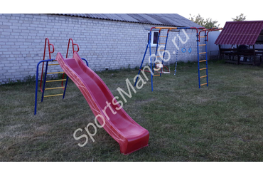 УЛИЧНЫЙ ДЕТСКИЙ СПОРТИВНЫЙ КОМПЛЕКС СЕРИИ «ЮНЫЙ АТЛЕТ»: Качели (цепной подвес, подшипниковая опора), Кольца с перекладиной, Канат трехцветный, Турник регулируемый + подставка для детской горки + скат S-line 3 м красный