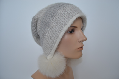 Шапка Vizio с помпонами