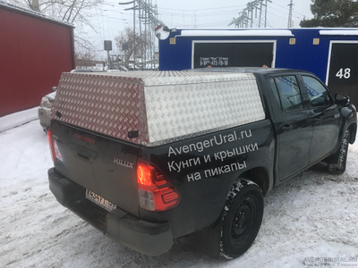 Алюминиевый кунг Triffid на toyota hilux