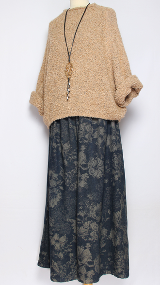 БРЮКИ-ЮБКА джинс-гобелен "БЕЗ КАРМАНОВ" крупные цветы черные, синие р.46-54