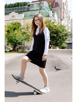 Лонгслив с вышивкой