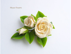 Заколка-брошка "Кремовые розы".