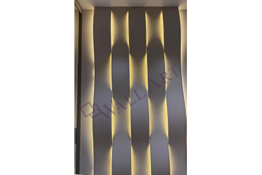 Использована подсветка с теплым светом (3000к) и очень интересное решение - с одного края панелей была зеркальная дверь шкафа-купе, благодаря которой композиция визуально увеличивалась и смотрелась очень здорово.