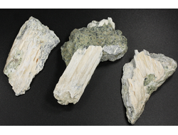 Брусит (немалит), волокнистый брусит в ассортименте, Россия, КЧР, Урупский район, м-ние. Белые осыпища (50-60 мм, 10-25 г) №29684