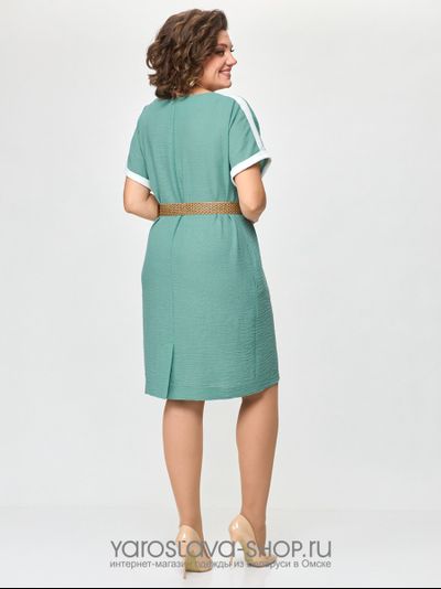 Платье прямого силуэта бирюзового оттенка на пуговицах