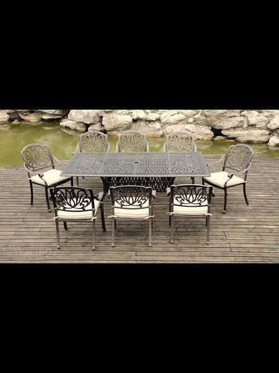 Обеденный стол из литого алюминия Rimini