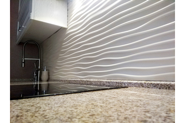 Панели окрашены воднодисперсионной краской Tikkurilla и сверху покрыты матовым лаком той же фирмы. Практически любую нашу панель можно использовать как кухонный фартук. Или как замену керамической плитки в других местах.