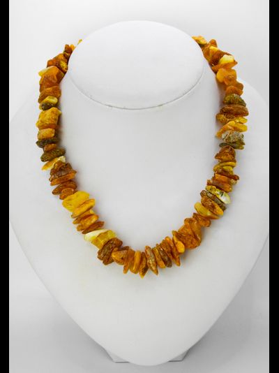 Лечебные бусы из необработанного янтаря