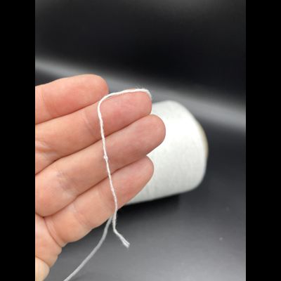 100% МЕРСЕРИЗОВАННЫЙ ХЛОПОК С СЕРЕБРИСТОЙ МИКРОПАЙЕТКОЙ 1мм, 250 грамм/2000 метров, цв. 002 белоснежный