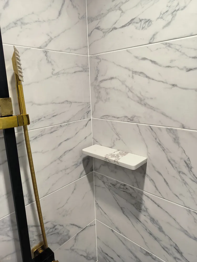 Установка полки в душе