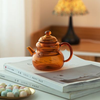 Маленький стеклянный чайник для заварки