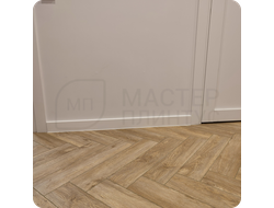 Плинтус ХДФ Dollken Cubu Flex Life 80мм Х 2,5 м 1013/5012 Белый в интерьере 1