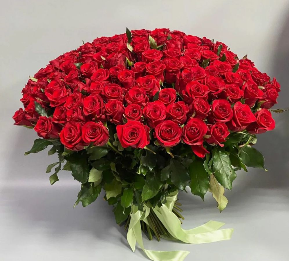 Премиум-розы крупный бутон Краснодар в эксклюзивном букете