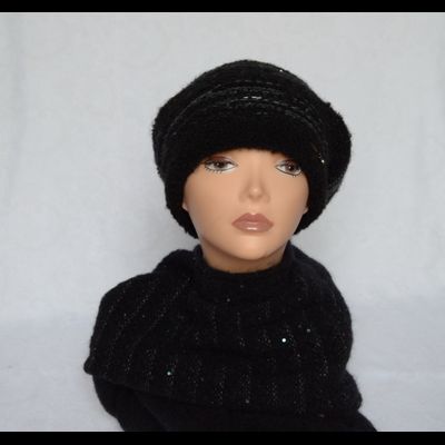 Черный женский вязаный берет с кристаллами Vizio 6483