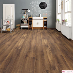 Декор ламината Haro Tritty 100 Gran Via Итальянский Орех 526714 в интерьере комнаты