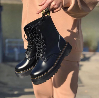 Ботинки Dr. Martens Jadon Smooth на толстой подошве черные женские