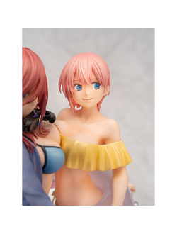 Фигурка 1/7 Мику Накано и Итика Накано (Miku Nakano,  Ichika Nakano)