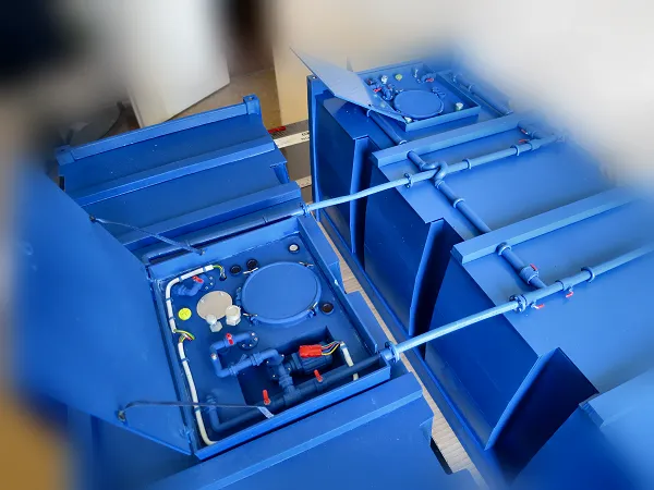 Две контейнерные заправочные станции подключенные друг к другу