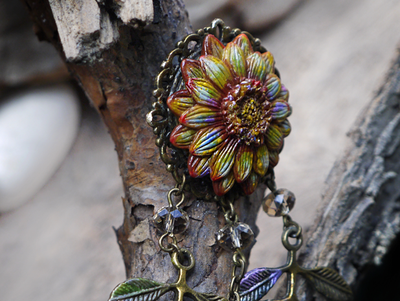 "Колдовской Семицвет", брошь-орден в стиле бохо с подвесками